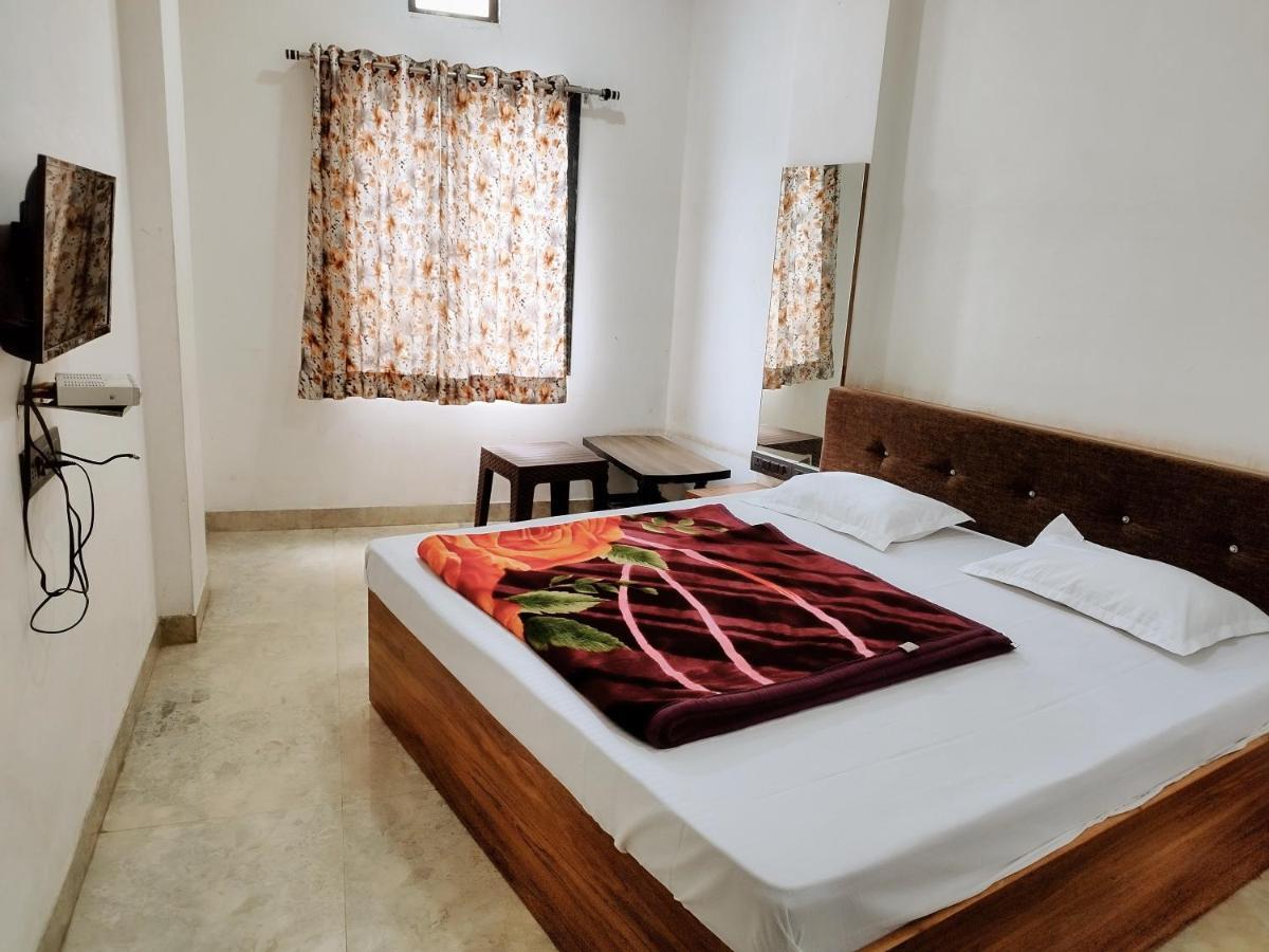 Hotel Guru Kripa - 500Mtr From Shreenathji Temple Nathdwara Exterior photo