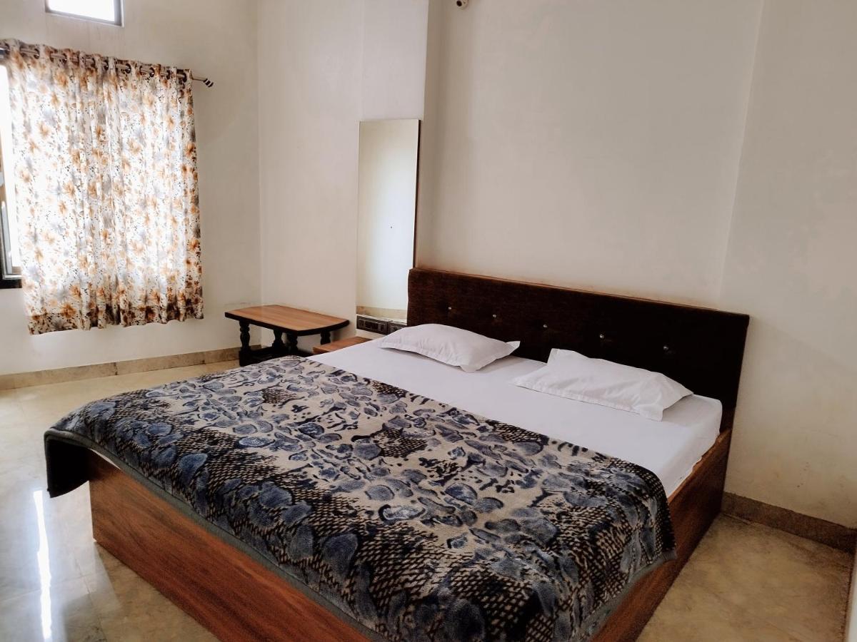 Hotel Guru Kripa - 500Mtr From Shreenathji Temple Nathdwara Exterior photo
