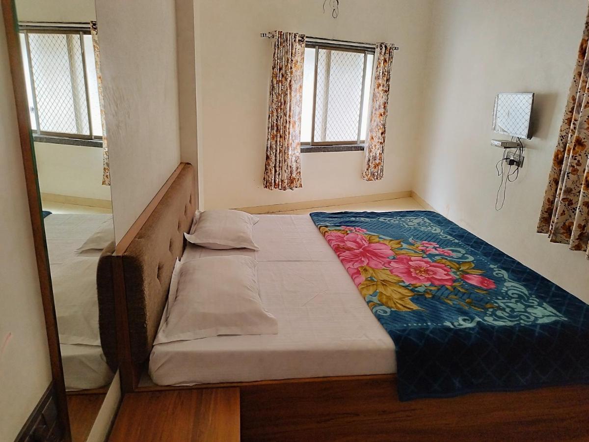 Hotel Guru Kripa - 500Mtr From Shreenathji Temple Nathdwara Exterior photo