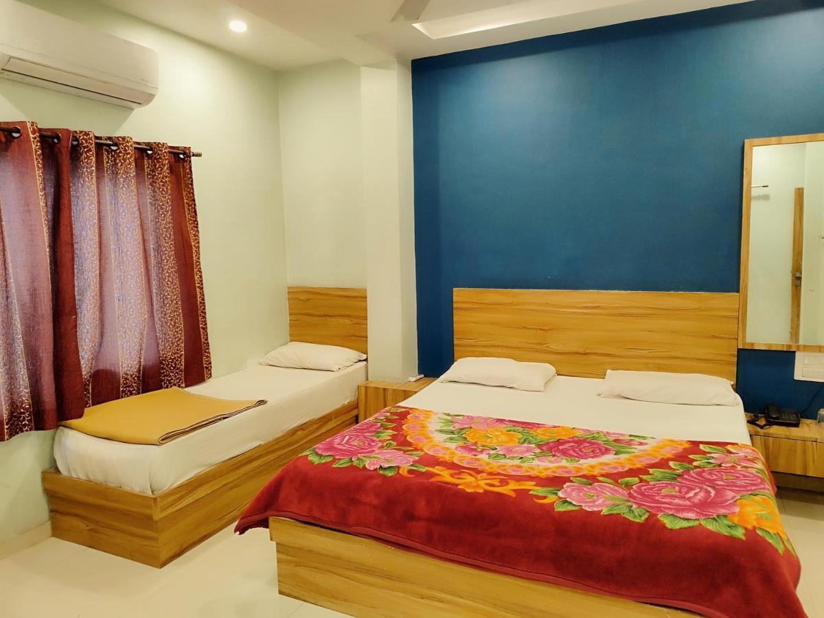Hotel Guru Kripa - 500Mtr From Shreenathji Temple Nathdwara Exterior photo