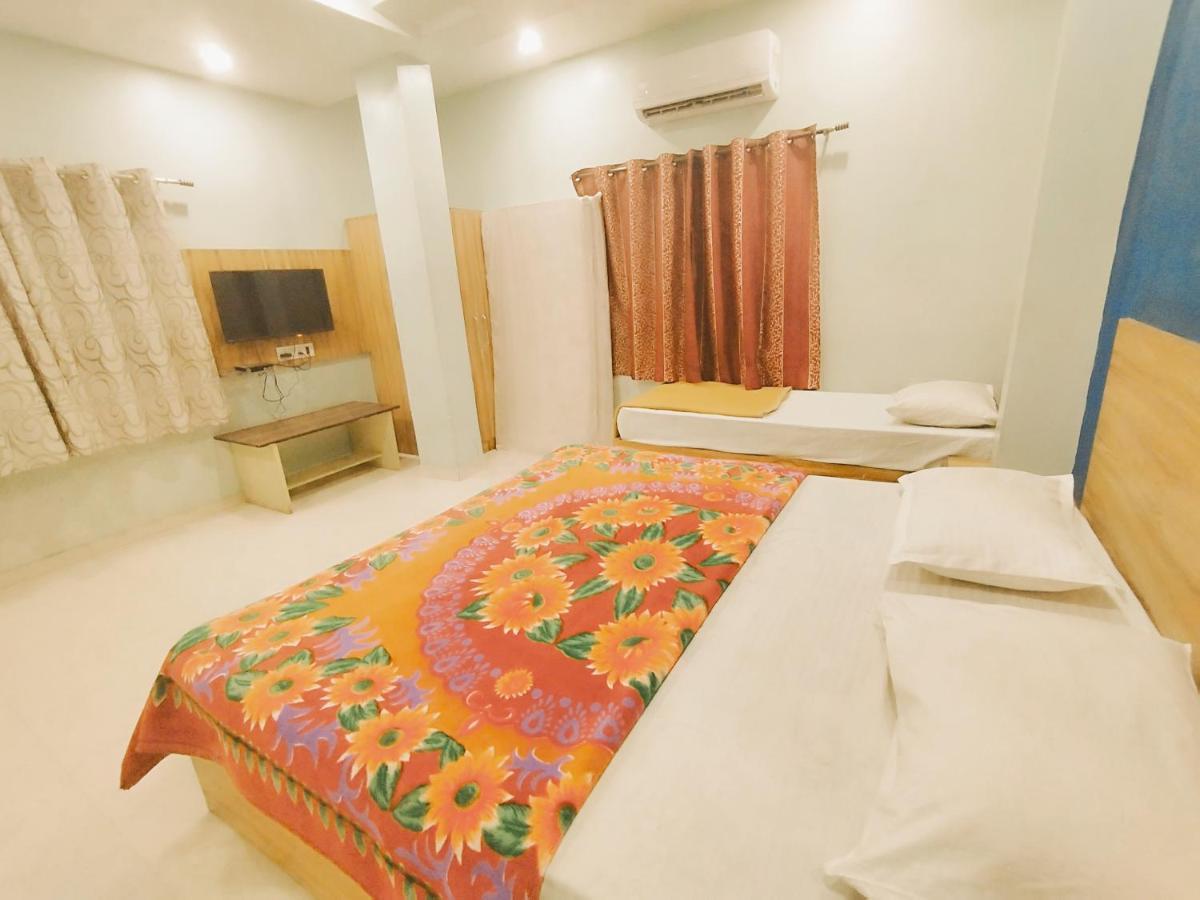 Hotel Guru Kripa - 500Mtr From Shreenathji Temple Nathdwara Exterior photo